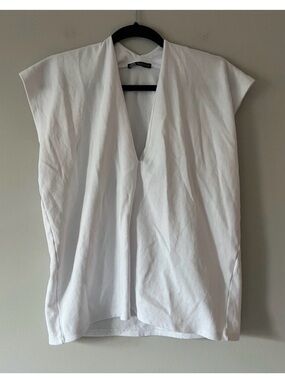 Zara White V-Neck Cap Sleeve / Nearly Sleeveless Top